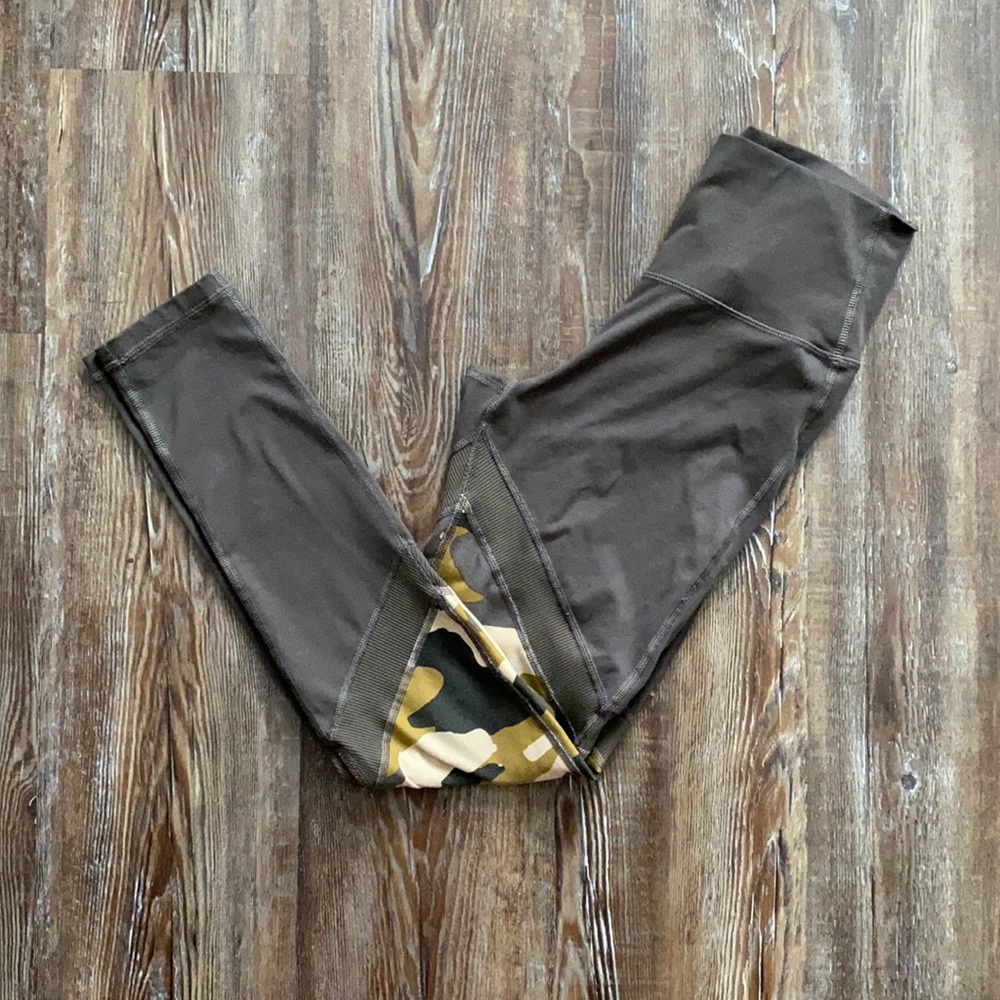 Aerie Green Camo Athletic High Rise Leggings